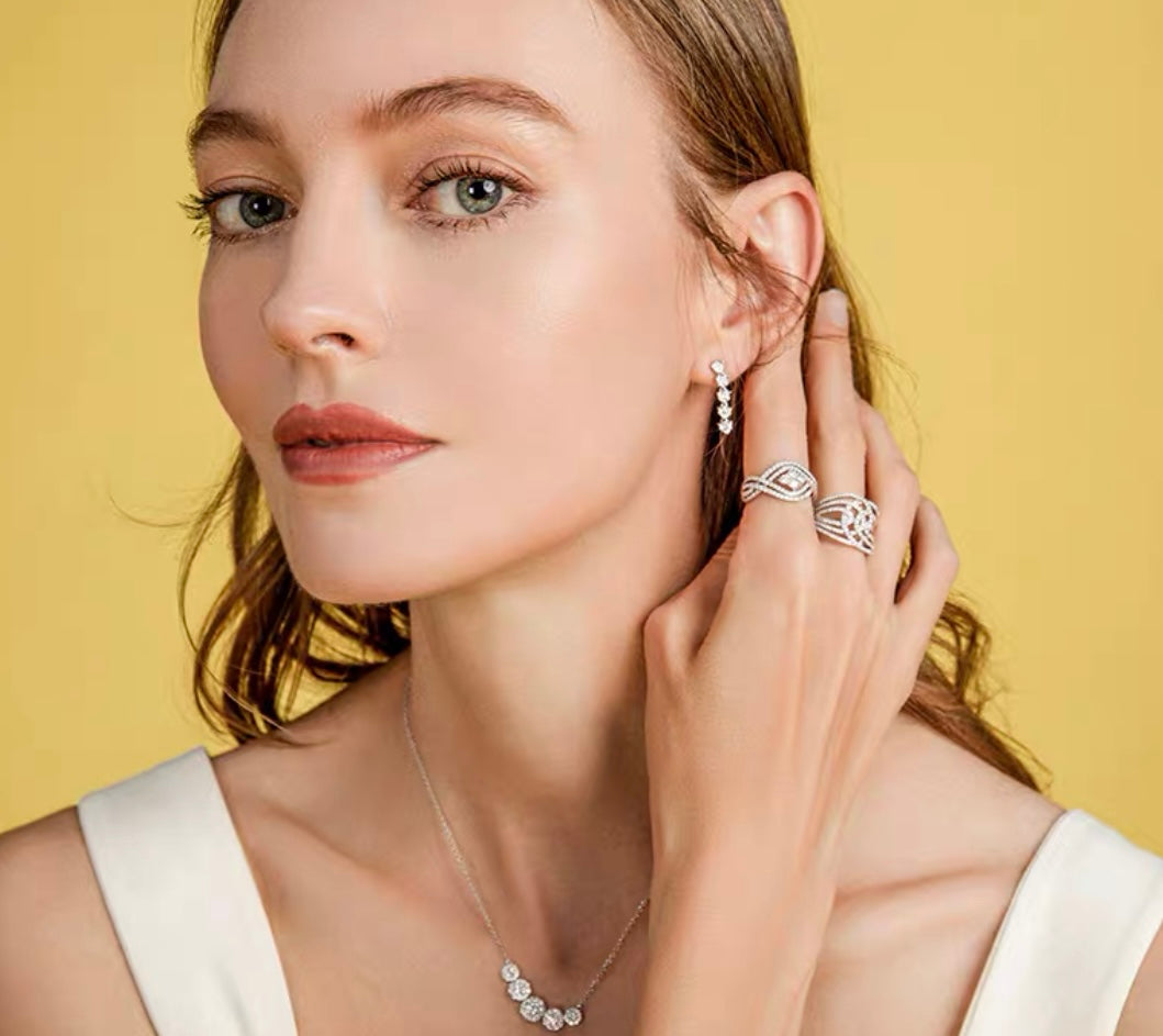 The Line Classic Elegant Ring